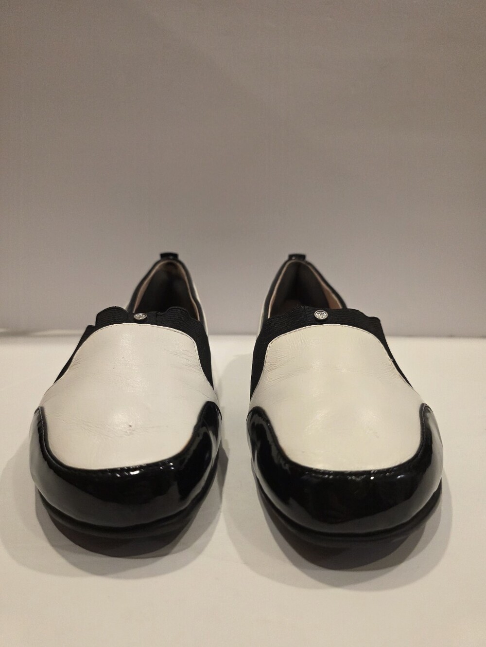 Taryn Rose Black White Patent Leather Slip-On Flats Loafers Size 7.5M